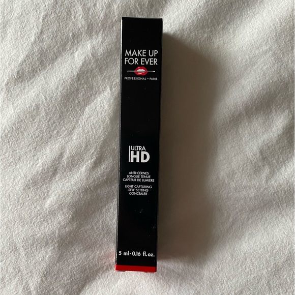 Ultra HD Self-Setting Medium Coverage Concealer - Picture 2 of 3